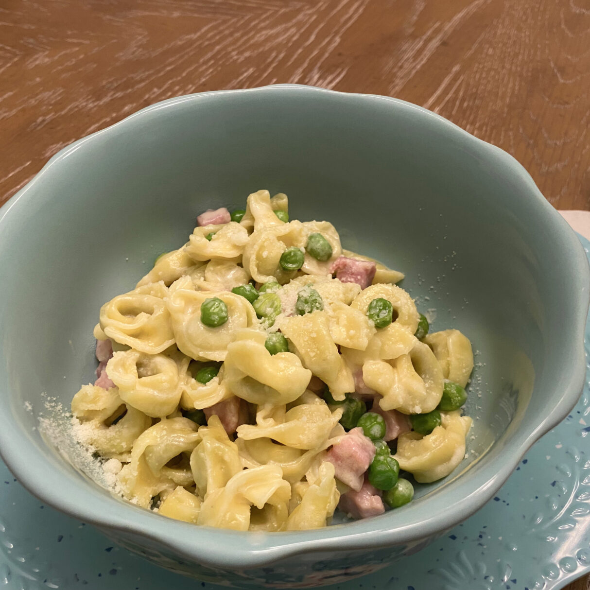 Quick & Easy Tortellini Alfredo with Ham & Peas