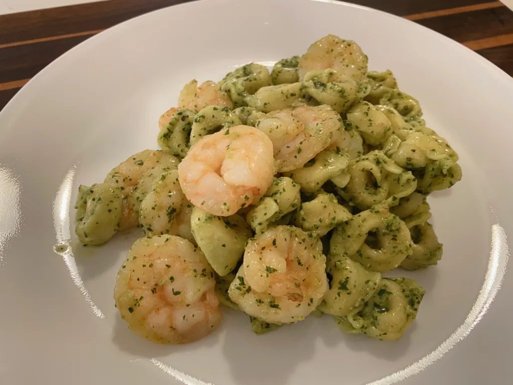 Tortolini with Shrimp and Pesto Image