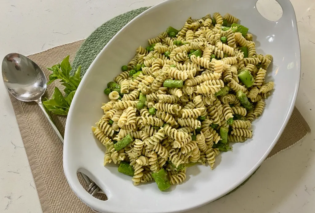 Pesto Pasta with Asparagus and Peas Image